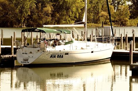 1999 Beneteau Oceanis 381 — For Sale — Sailboat Guide