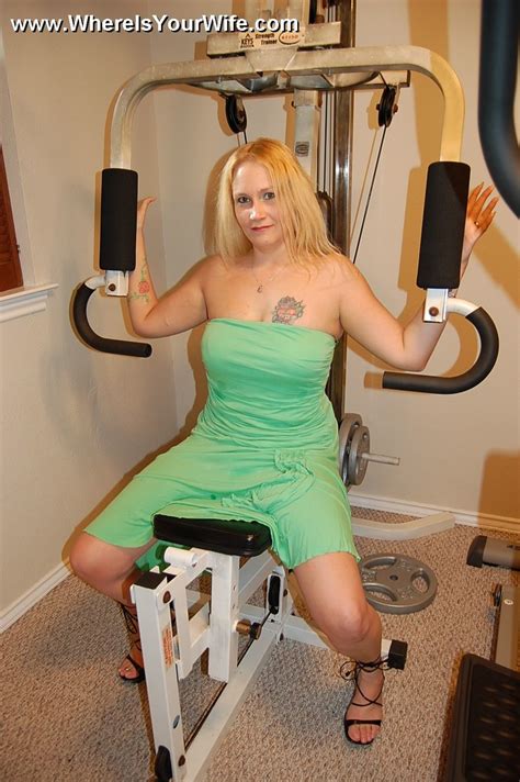 Onion Booty Blonde Amateur Mom Teasing In H XXX Dessert Picture 5