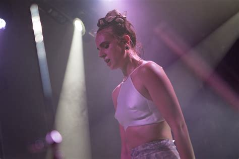 NAKED SINGER FAME Photos Porn