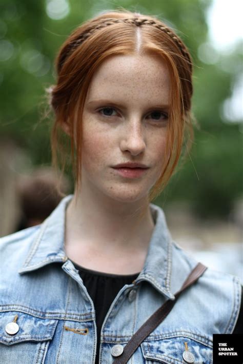 10 Hot Sexy Ciara Baxendale Bikini Pics