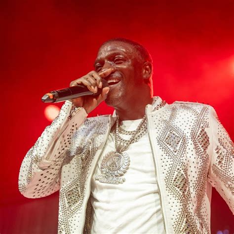 akon relembra passado de polemicas  envolvi em muitos problemas