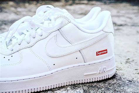 Novo tênis Supreme x Nike Air Force 1 Low é revelado oficialmente