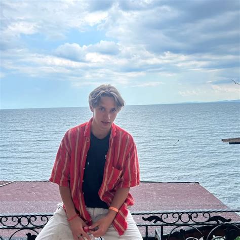 Коля Koleast • Threads Say More