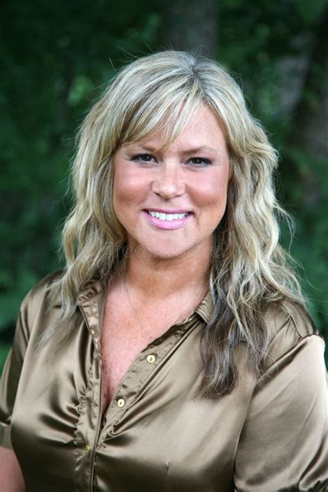 Attraktive Blonde Behaarte Gesch Ftsfrau Stockfoto Bild Von Bild Kreuz