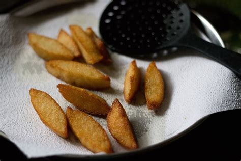 Fried Idli | Idli Fry (Mumbai Style)