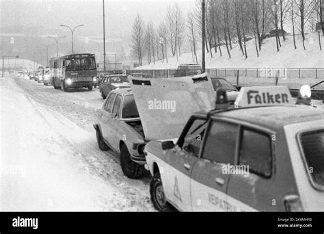 Oslo November 24 1977 Large Snowfall Created Problems In The Morning