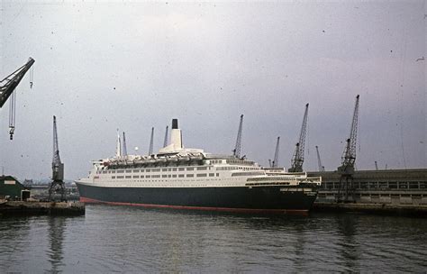 Qe2 The Qe2 In Southampton At Some Time In The Late Ninete Flickr