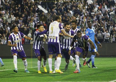 Alianza History 📜💜 2️⃣5️⃣🏆 On Twitter 🖼️ ¡ʟʟᴏᴠɪᴏ́ ᴄᴀғᴇ́ ᴇɴ ᴇʟ ᴄᴀᴍᴘᴏ 🌧