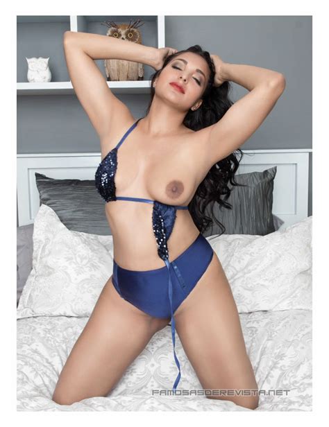 Naked Nidia García in H para Hombres