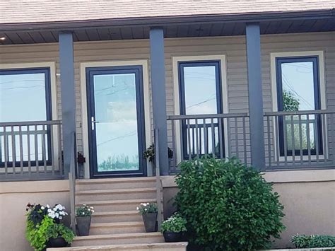 Что наклеить на окна от солнца, виды пленок, как клеить