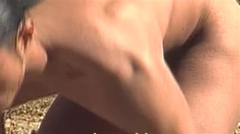 MUSCLE MANHUNT Więźniowie Rozbierają Się Strażnikom Pornhub Gay