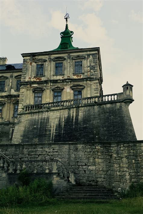 Посмотреть расположение Подгорецкий замок на карте