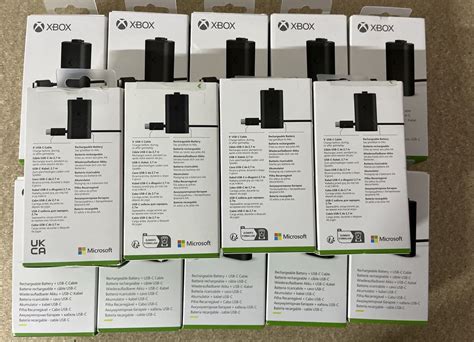 Зарядний пристрій для геймпада Microsoft Xbox Series Play Charge Kit: 1 ...