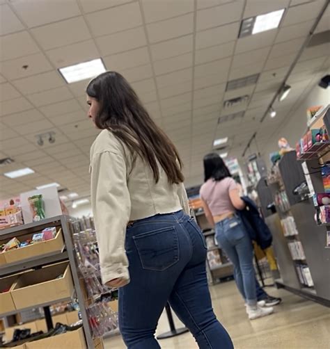Cute Thick Ass In Jeans Brunette Tight Jeans Forum