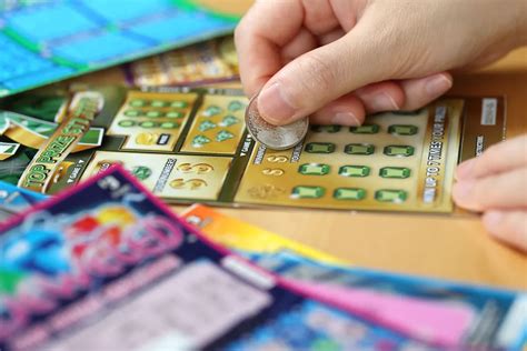 В Торжке 19-летняя продавщица украла 800 лотерейных билетов и ничего не ...