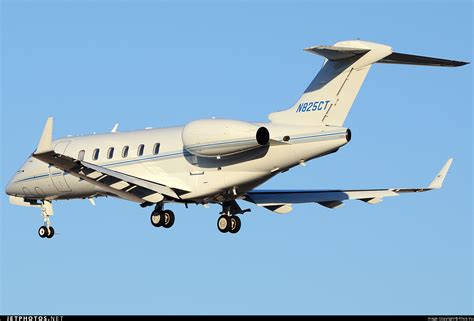 N825ct Bombardier Bd 100 1a10 Challenger 300 Private Khoa Vu