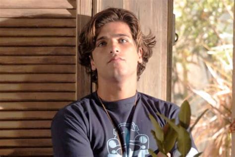 Bruno Gagliasso relembra beijo gay censurado pela Globo em América mágoa