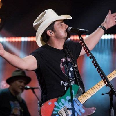 Brad Paisley Wiki, Age, Height, Net Worth, Wife, Marriage
