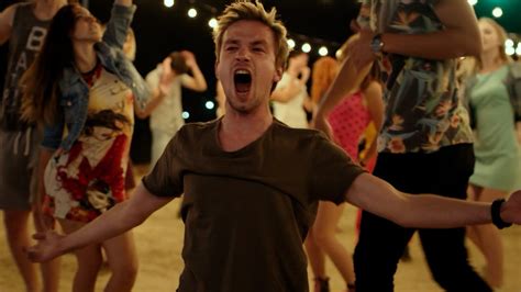 Лавстори - Русский трейлер (2022) - YouTube