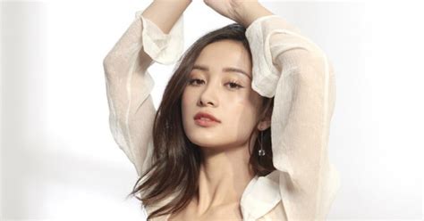 Khoe ảnh mặc bikini lại bị nói ăn gian số đo vòng ba Jun Vũ lên tiếng đáp trả