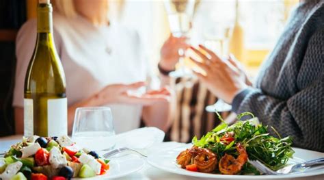 Mastering the Art of Dining Etiquette in Italy: A Guide for Travelers ...