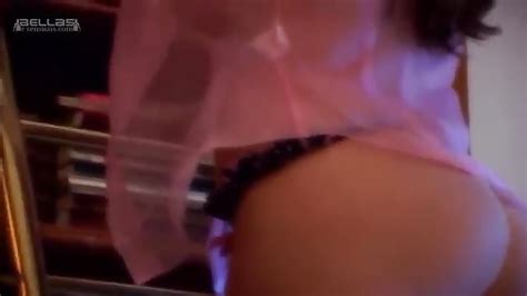 Latina Morena Exibindo O Corpo Perfeito PORNDROIDS