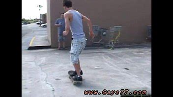 Indio Desnudo Gay Pel Culas De Sexo En El Grupo Tommy Establecido En El Sof Y Xvideos