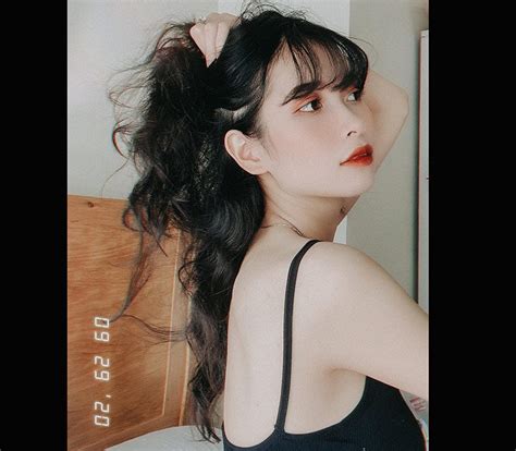 Xuất hiện hot girl x đẹp quyến rũ sở hữu vòng một to gần bằng vòng ba Người đẹp Việt Giải Trí