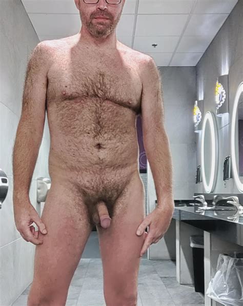 Naked In The Lockerroom Scrolller