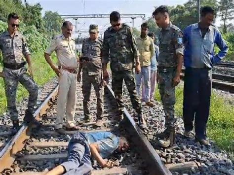 Constable Dies After Being Hit By Train ट्रेन की चपेट में आने से