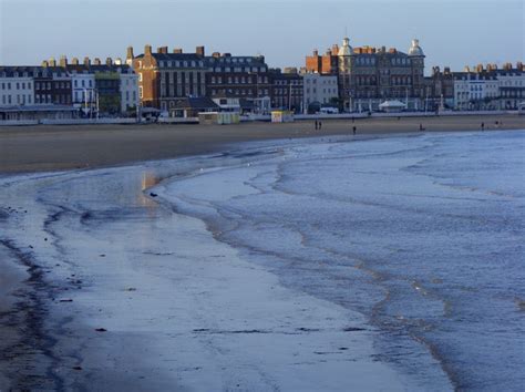 Weymouth Esplanade And Beach © Gillian Thomas Cc By Sa20 Geograph