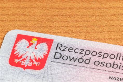 Escudo De Polonia En El Nuevo Dni Polaco Orosidad De La Madera Foto De