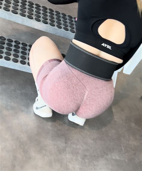 Oc Sexy Blonde Girl In Shorts Training Her Big Ass Short Shorts Volleyball Forum