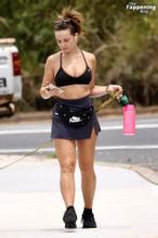 Abbie Chatfield Sexy Shows Off Her Hot Curves At Bronte Beach In Sydney Aznude