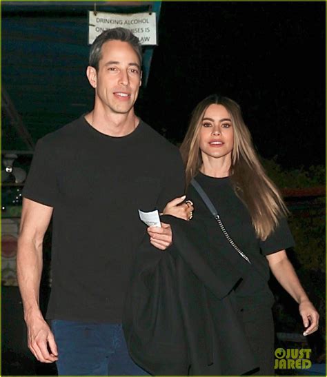 Sofia Vergara Flaunts Pda With Dr Justin Saliman On Yet Another Date