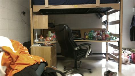 Smelled Like Ass Never Showered Spoke To His Mom On Speaker Every Morning At 5AM R Badroommates