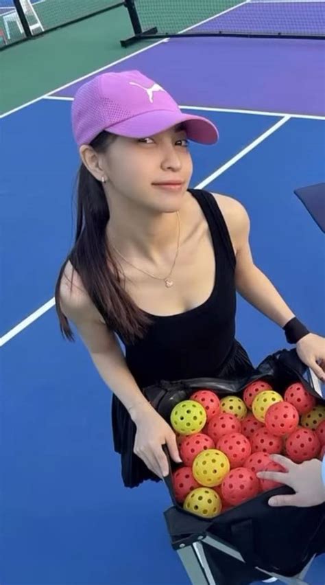 Visual trắng phát sáng gây xôn xao trên sân pickleball của Nhật Lê mối tình năm 17 tuổi hot