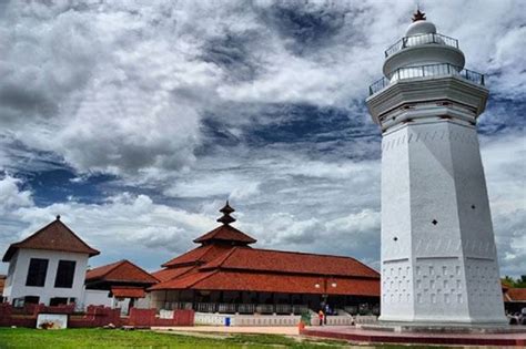 Sejarah Kesultanan Banten Asal Usul Masa Kejayaan Keruntuhan Dan