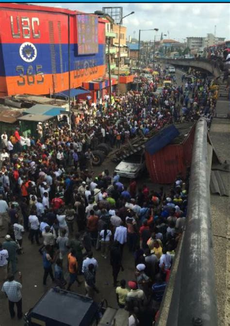 Trailer Falls Off Bridge In Ojuelegba Bellanaija