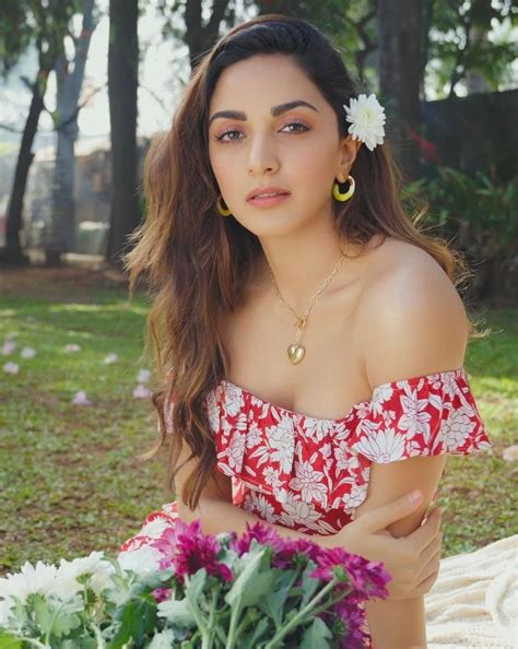 Pin By Sai Krishna On Kiara Advani Kiara Advani Hot Indian