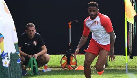 Selección Peruana Jefferson Farfán No Entrenó ¿qué Pasó Con La Foquita Copa America Depor