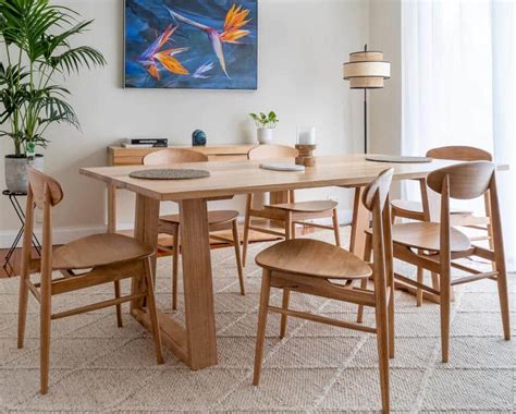 walnut dining tables  create  elegant style