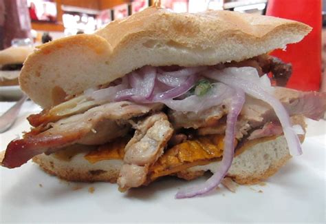 El Chinito Sangucheria sandwich shop