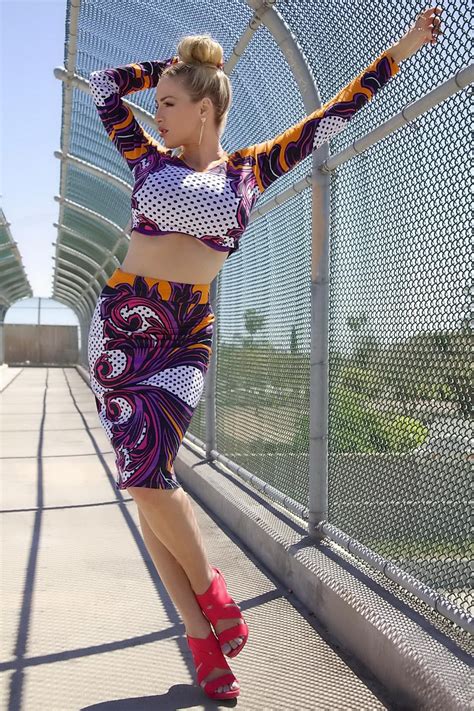 Jordan Carver Exposing Her Curvy Body In A Belly Top And Mini Skirt At Bridge Bi Porn Pictures