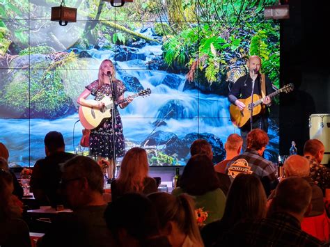 lounge login lounge coworking   cafe bar