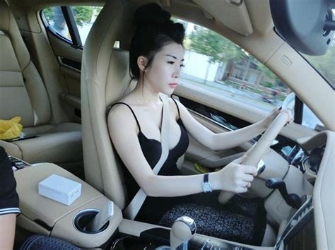 Dàn hot girl Anh không đòi quà gây sốt giờ ra sao Đời sống ZNEWS VN