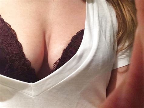 Ξανθιά Ελληνίδα καυλωμένη MiLf KoUrSaRoS net