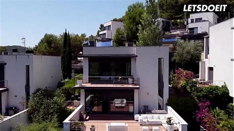 Lesbian Vampire Slayers Octavia Red Preys On Blonde Babe Tiffany Tatum XNXX