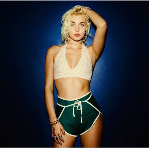 Hot Sexy Maty Noyes Bikini Pics