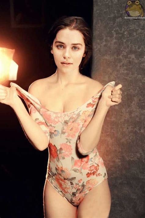 34 Hot Emilia Clarke Bikini Body Pictures Show Her Sexy Eyebrows Feet
